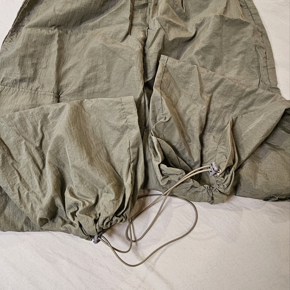 🔴SOLD🔴 Vici parachute pant - Picture 4 of 8